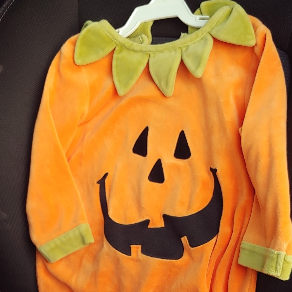 Pumpkin outfit
